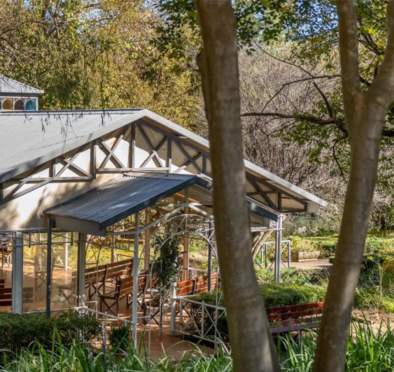 Glenburn Chapel Right Image